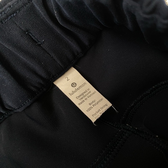 Lululemon On The Fly Short *Woven *2.5" True Navy 2 - Picture 5 of 8